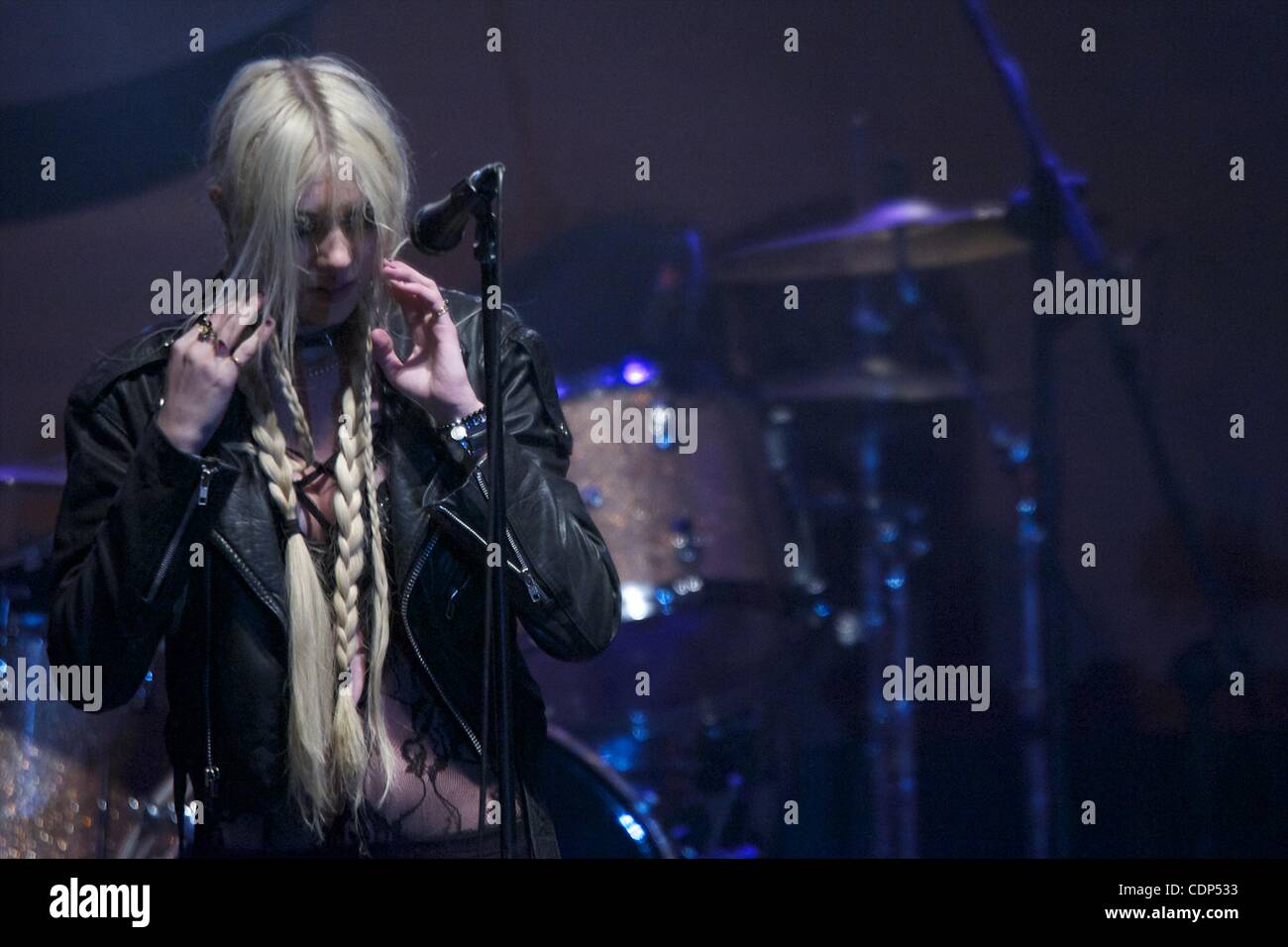 July madrid spain taylor momsen of the pretty reckless performs