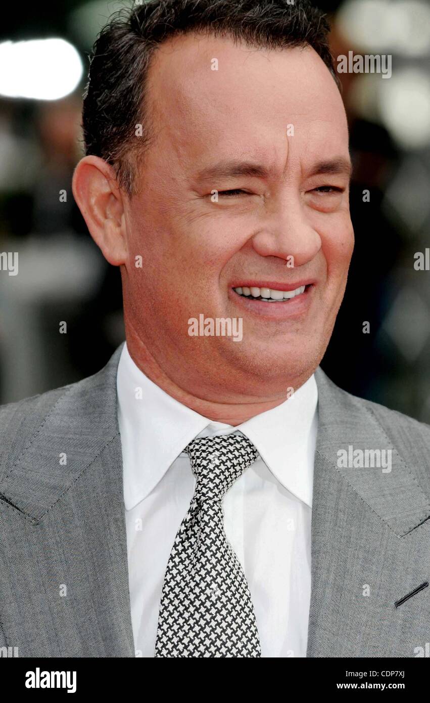 Tom Hanks Larry Crowne Premiere High Resolution Stock Photography and  Images - Alamy