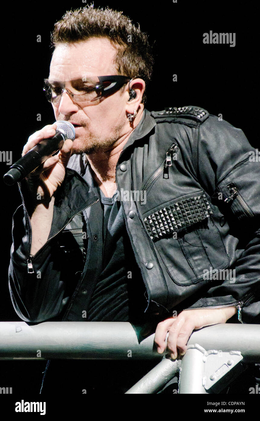 July 20, 2009 - East Rutherford, New Jersey, U.S. - Singer BONO of the ...