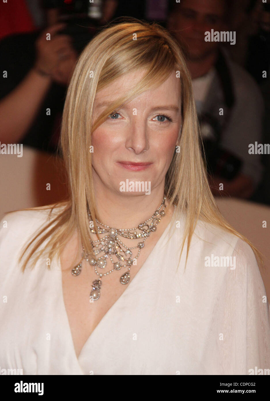 Sarah burton hi-res stock photography and images - Alamy
