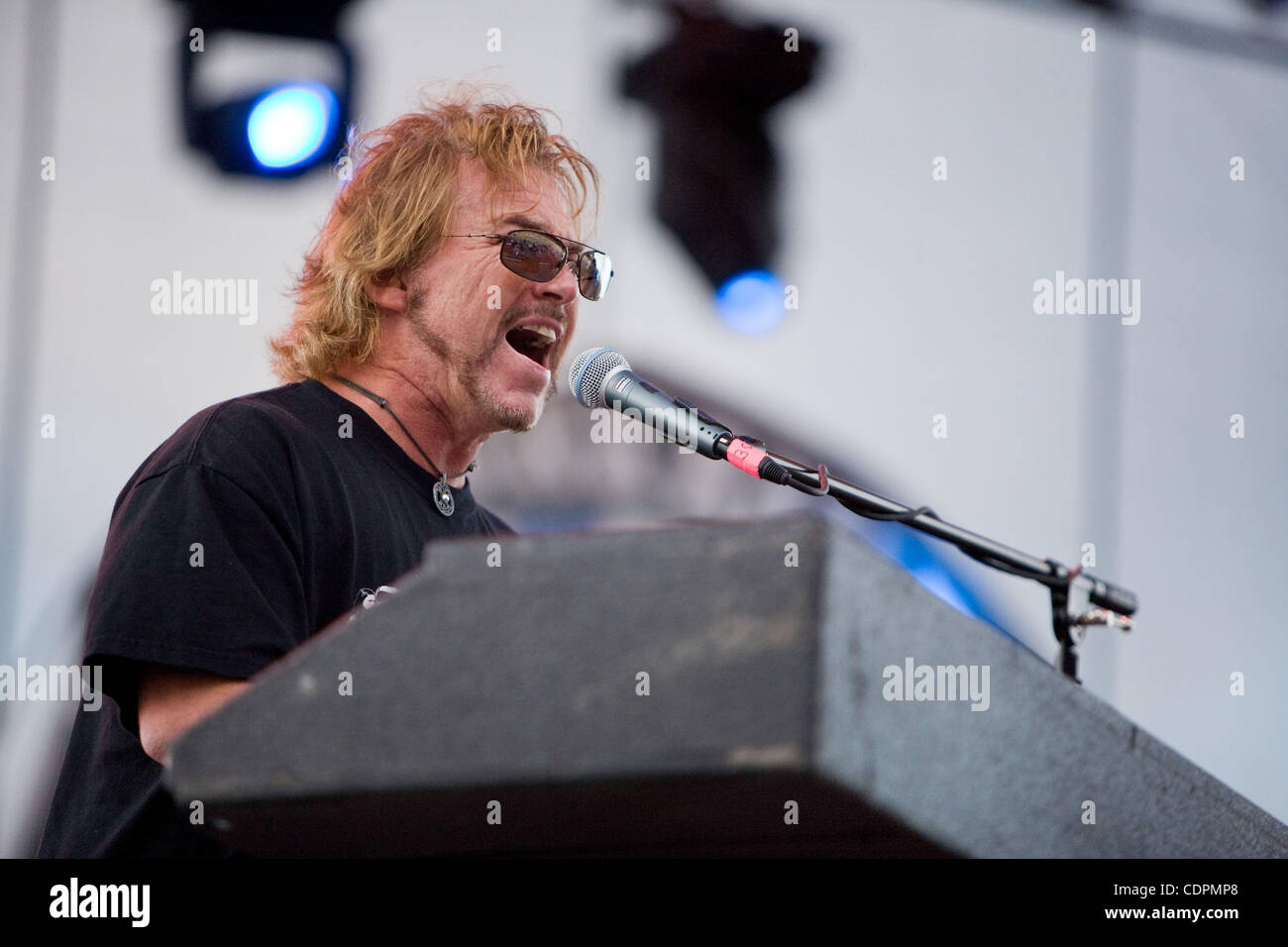 7/2/2011 Del Mar, CA USA Keyboardist TIM CASHION performs with