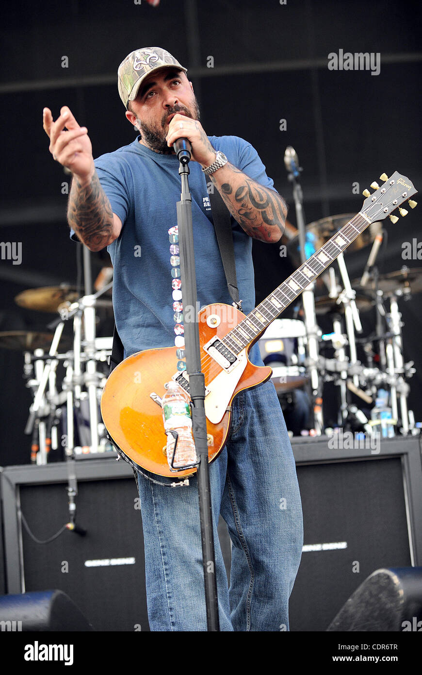 May. 21, 2011 - Columbus, Ohio; USA - Singer / Guitarist AARON LEWIS Of ...