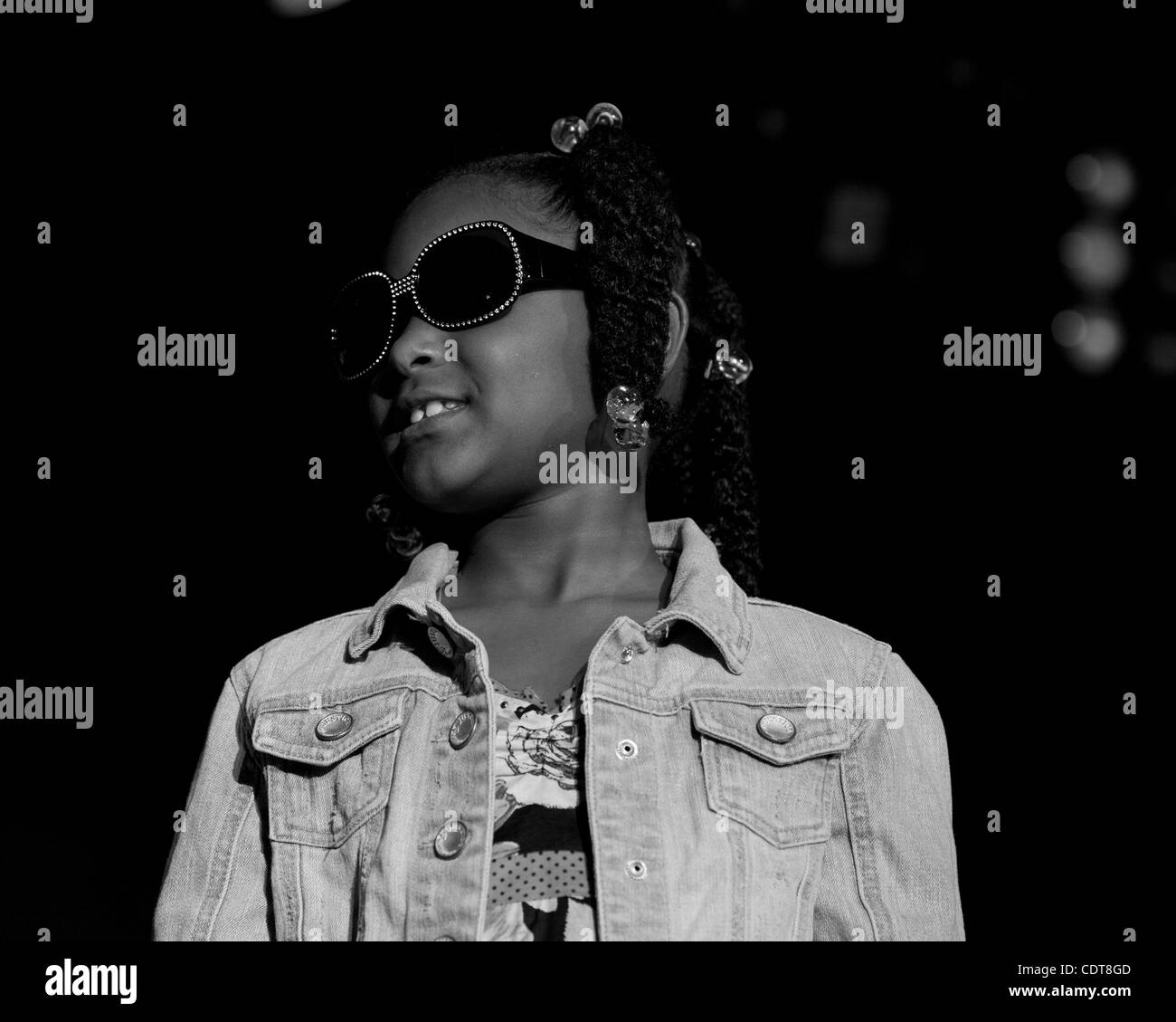 Model walks fashion runway Black and White Stock Photos & Images - Alamy