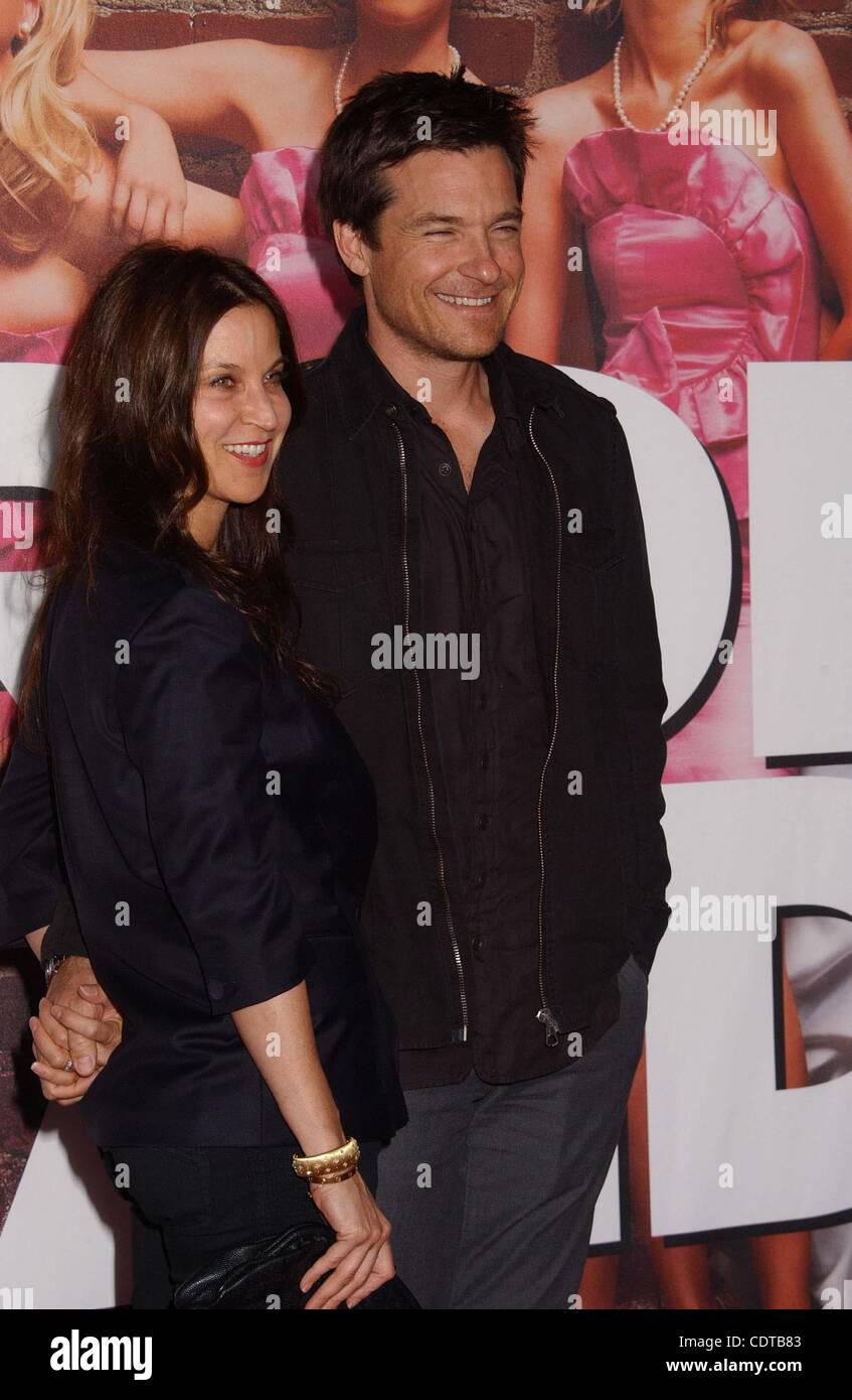 April 28, 2011 - Hollywood, California, U.S. - JASON BATEMAN & WIFE ...