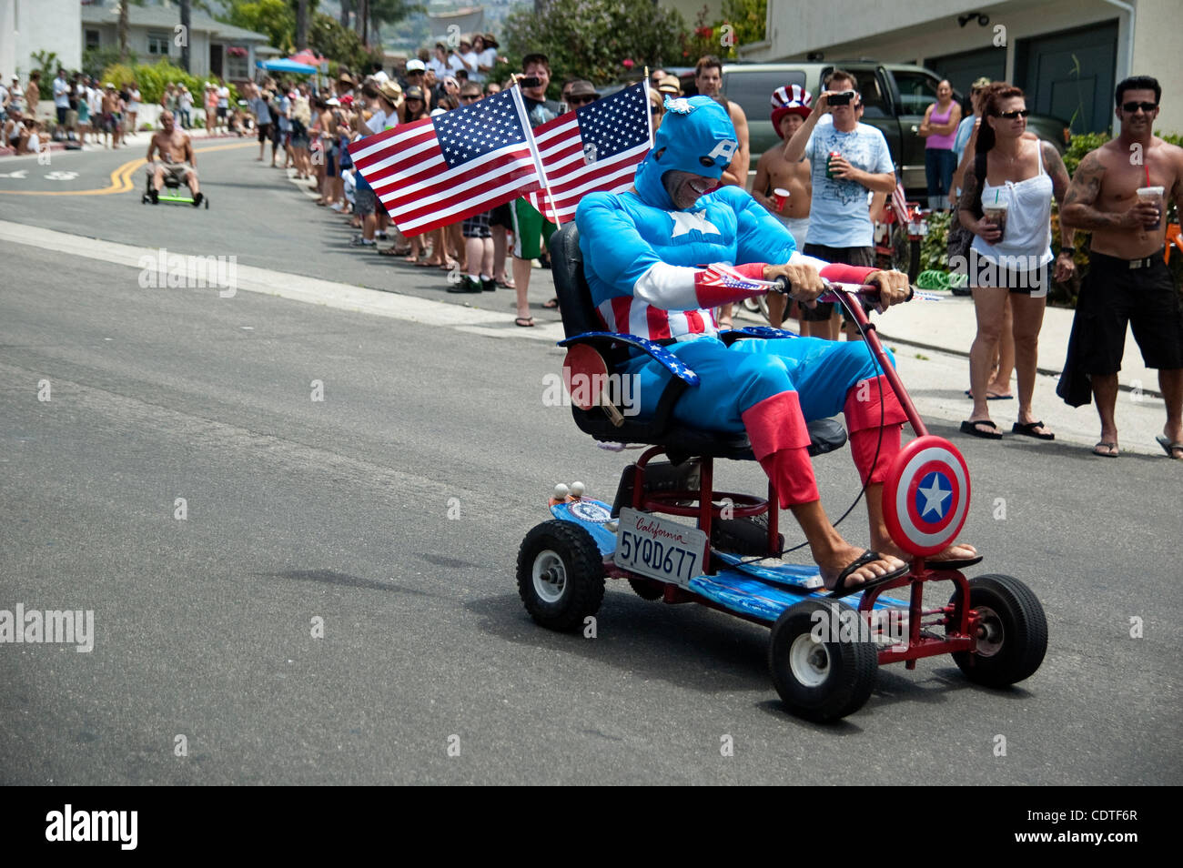 KEVIN WAGGONER races down Avenida Rosa in San Clemente during the 6th