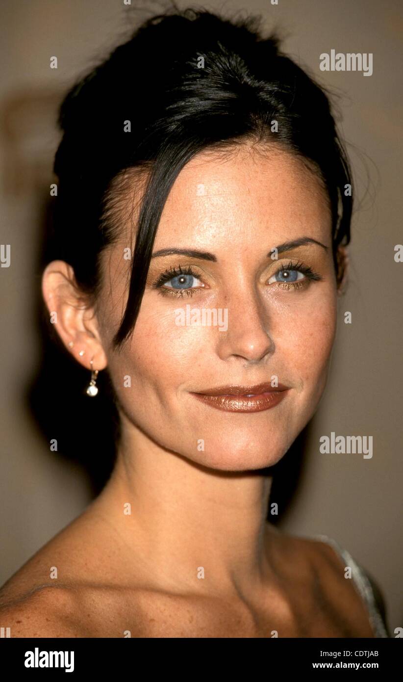 Courtney cox 1997 hires stock photography and images Alamy