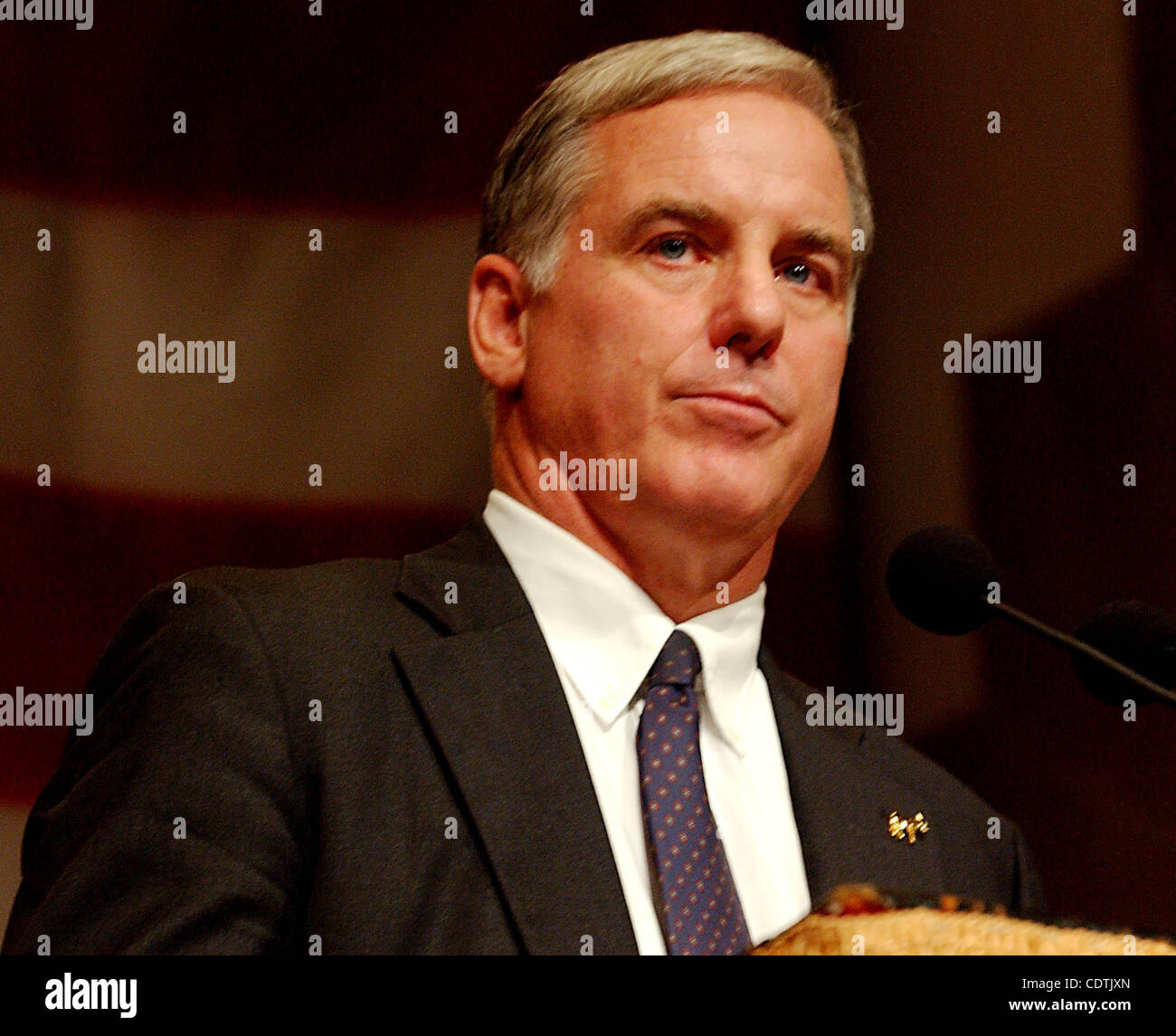 K33923AR .HOWARD DEAN CAMPAIGNING FOR PRESIDENT AT COOPER UNION , NEW