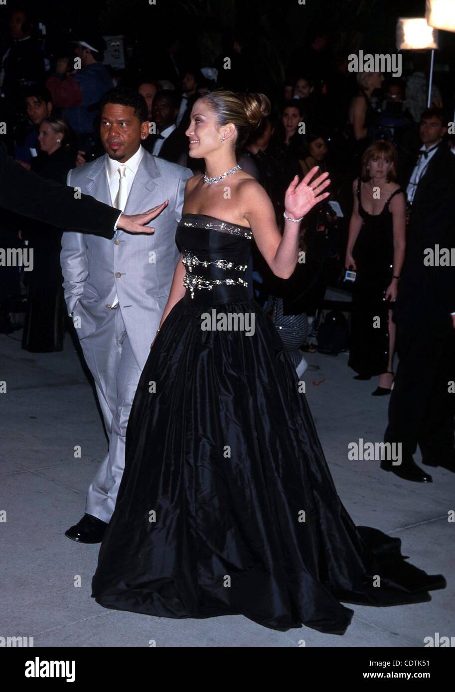 jennifer lopez oscar dress 1999