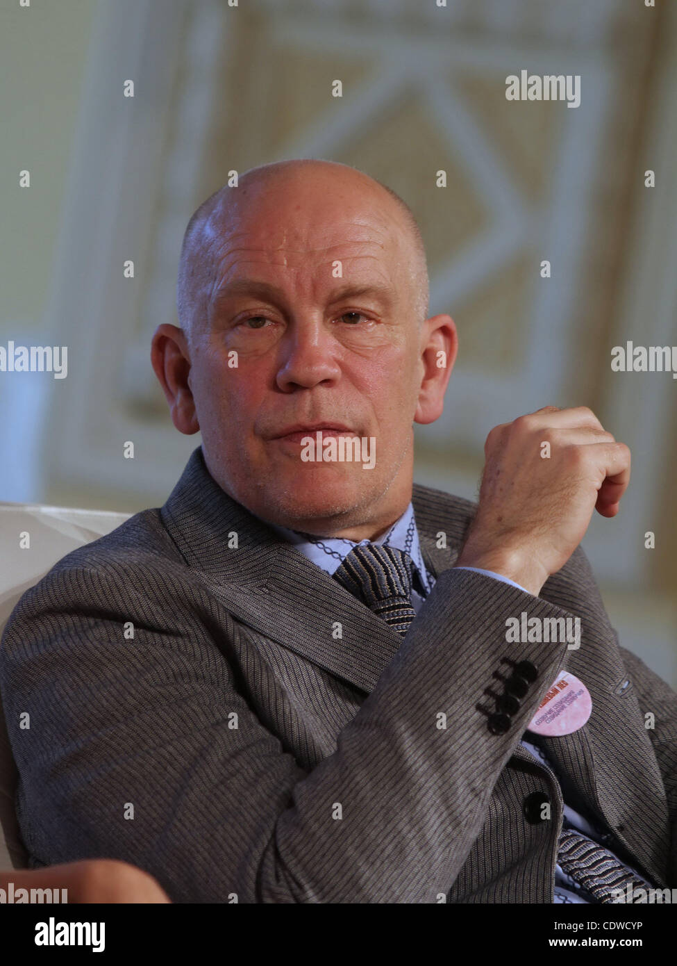 John malkovich educazione siberiana immagini e fotografie stock ad alta  risoluzione - Alamy