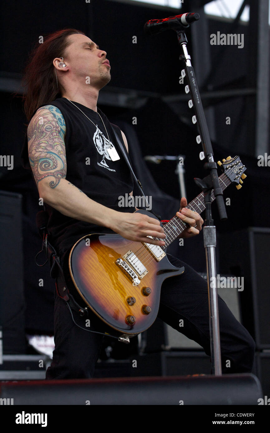 May 24, 2011 - Columbus, Ohio, U.S - Alter Bridge lead vocalist Myles