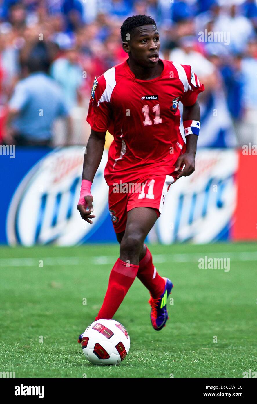 June 16, 2011 - Washington, District of Columbia, United States of America - Panama Midfielder Armando Cooper #11 in the midst of the concacaf gold cup quarterfinals Sunday, June 19, 2011 at RFK Stadium in Washington DC. (Credit Image: © Saquan Stimpson/Southcreek Global/ZUMAPRESS.com) Stock Photo