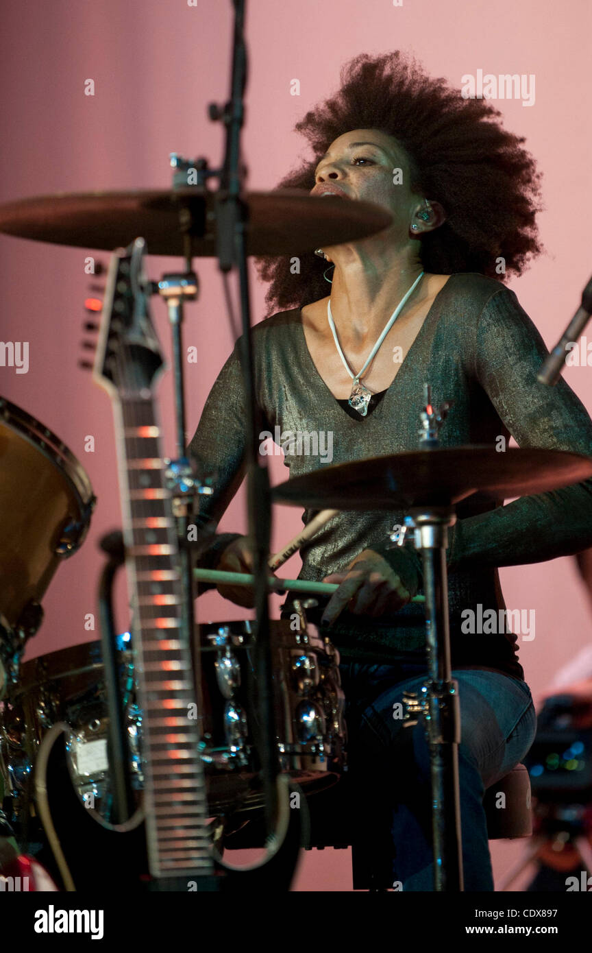 Cindy blackman santana hi-res stock photography and images - Alamy