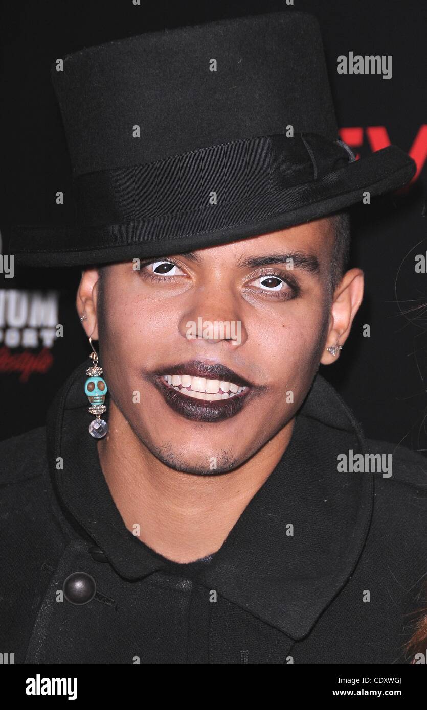 27 feet deep hires stock photography and images Alamy