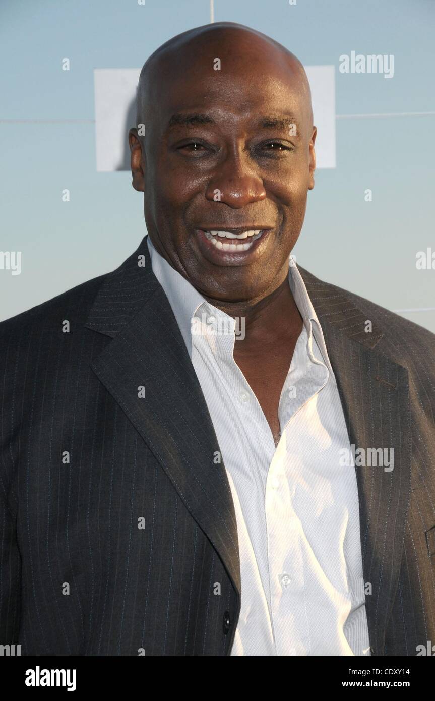 Aug. 5, 2011 - Los Angeles, California, USA - Aug 05, 2011 - Los Angeles, California, USA - Actor MICHAEL CLARK DUNCAN   at the Fox All Star Party 2011 held at Gladstone's restaurant Malibu, CA. (Credit Image: © Paul Fenton/ZUMAPRESS.com) Stock Photo