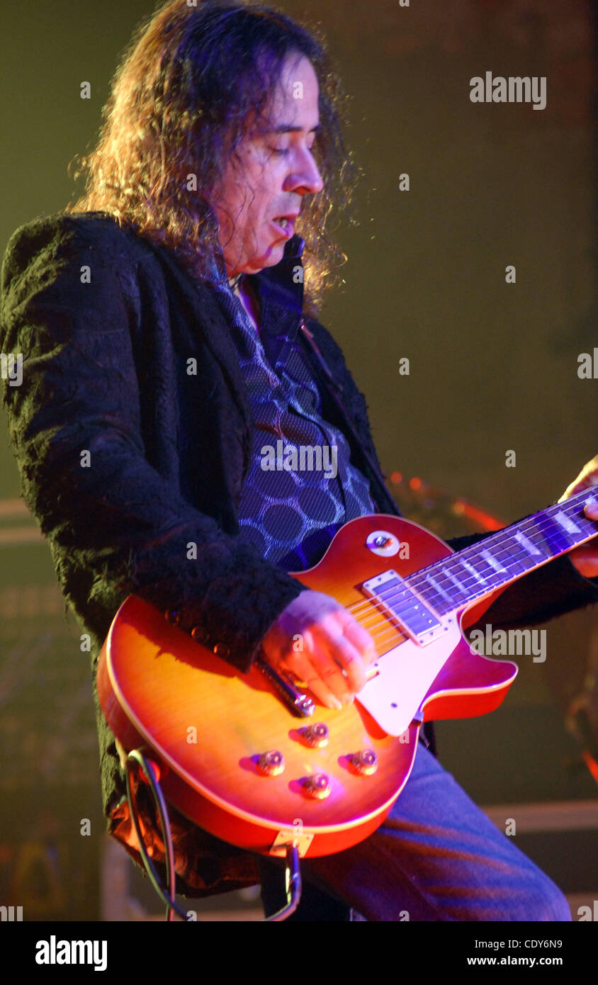 Led Zeppelin Jason Led zeppelin performing hi-res stock photography and images - Alamy