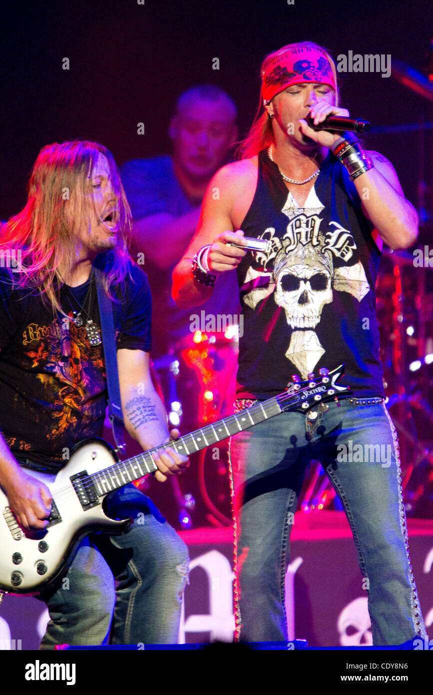 Bret Michaels (former lead singer of Poison) performing live at Rod