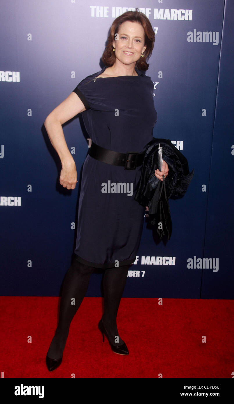 Sigourney weaver attends premiere hi-res stock photography and images ...
