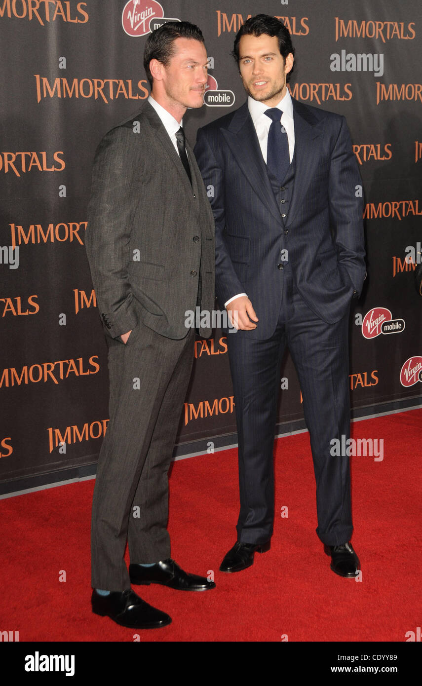 Luke evans and henry cavill hires stock photography and images Alamy