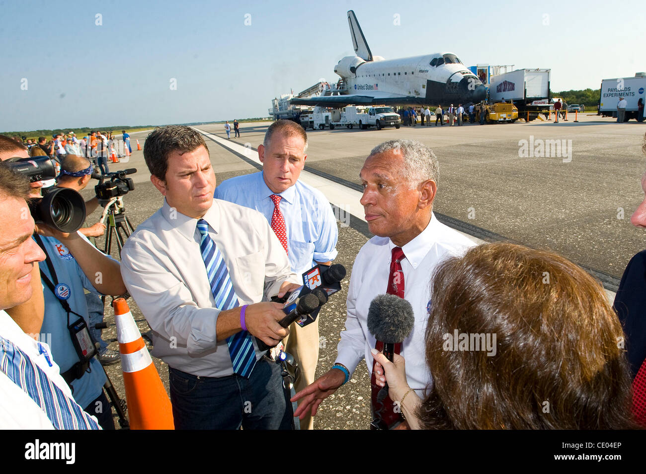 Nasa administrator charles bolden center hi-res stock photography and ...