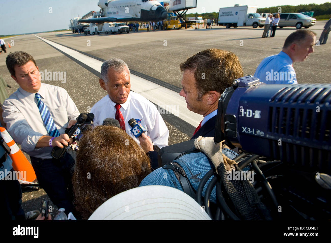 Nasa administrator charles bolden center hi-res stock photography and ...