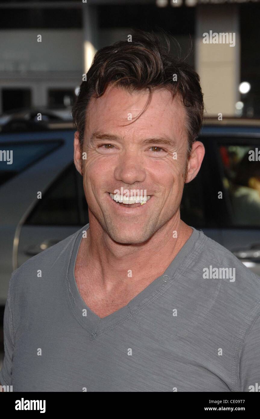 Terry fox photos hires stock photography and images Alamy