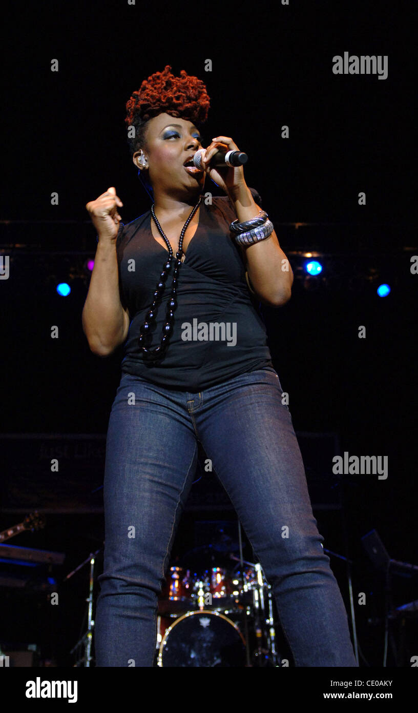 Ledisi hires stock photography and images Alamy