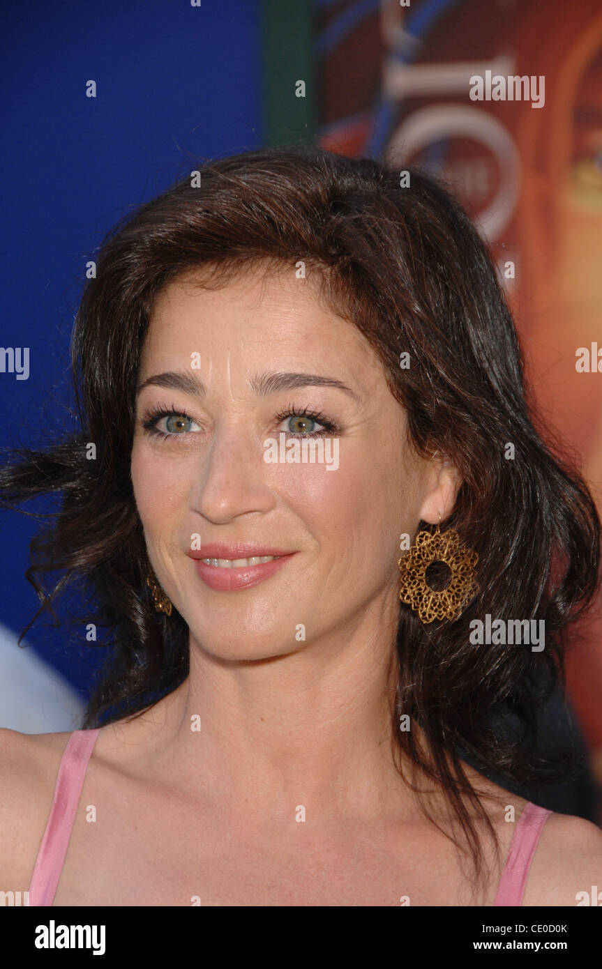 Moira kelly photos