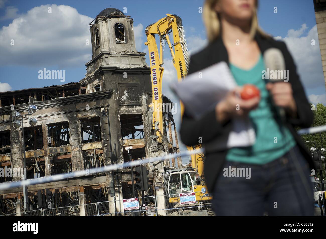 Tottenham high street london hi-res stock photography and images - Alamy