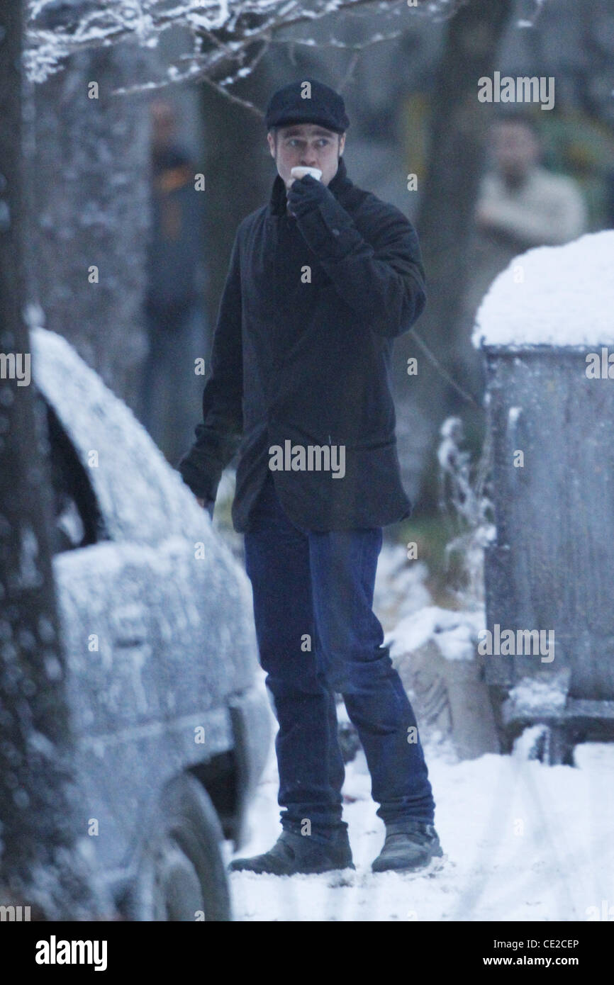 Brad pitt drinking cup coffee hires stock photography and images Alamy