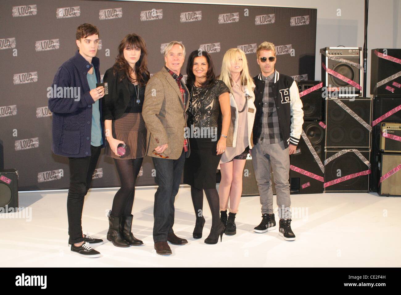Josh Beech, Daisy Lowe, Tommy Hilfiger and The Ting Tings at the Stock  Photo - Alamy