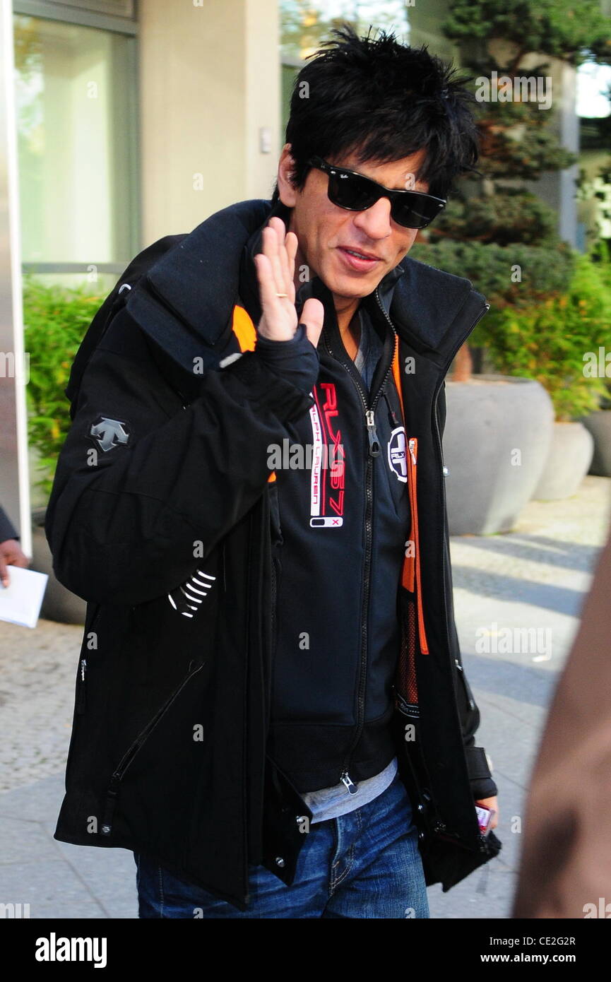 Shahrukh Khan leaving his hotel on his way to the movie set whilst looking a little disheveld. Berlin, Germany - 13.10.2010 Stock Photo