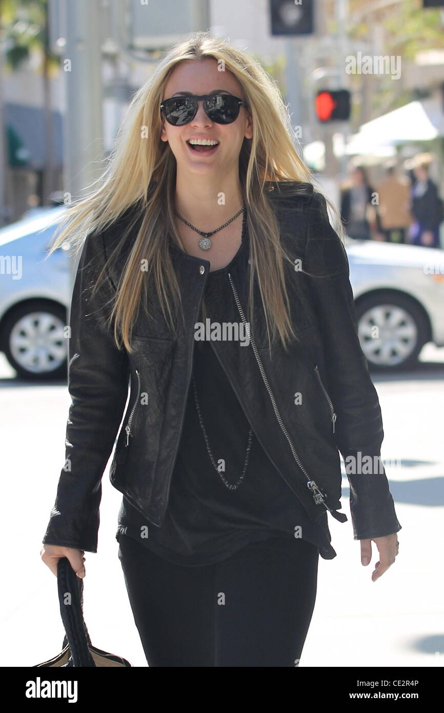kaley cuoco leather jacket