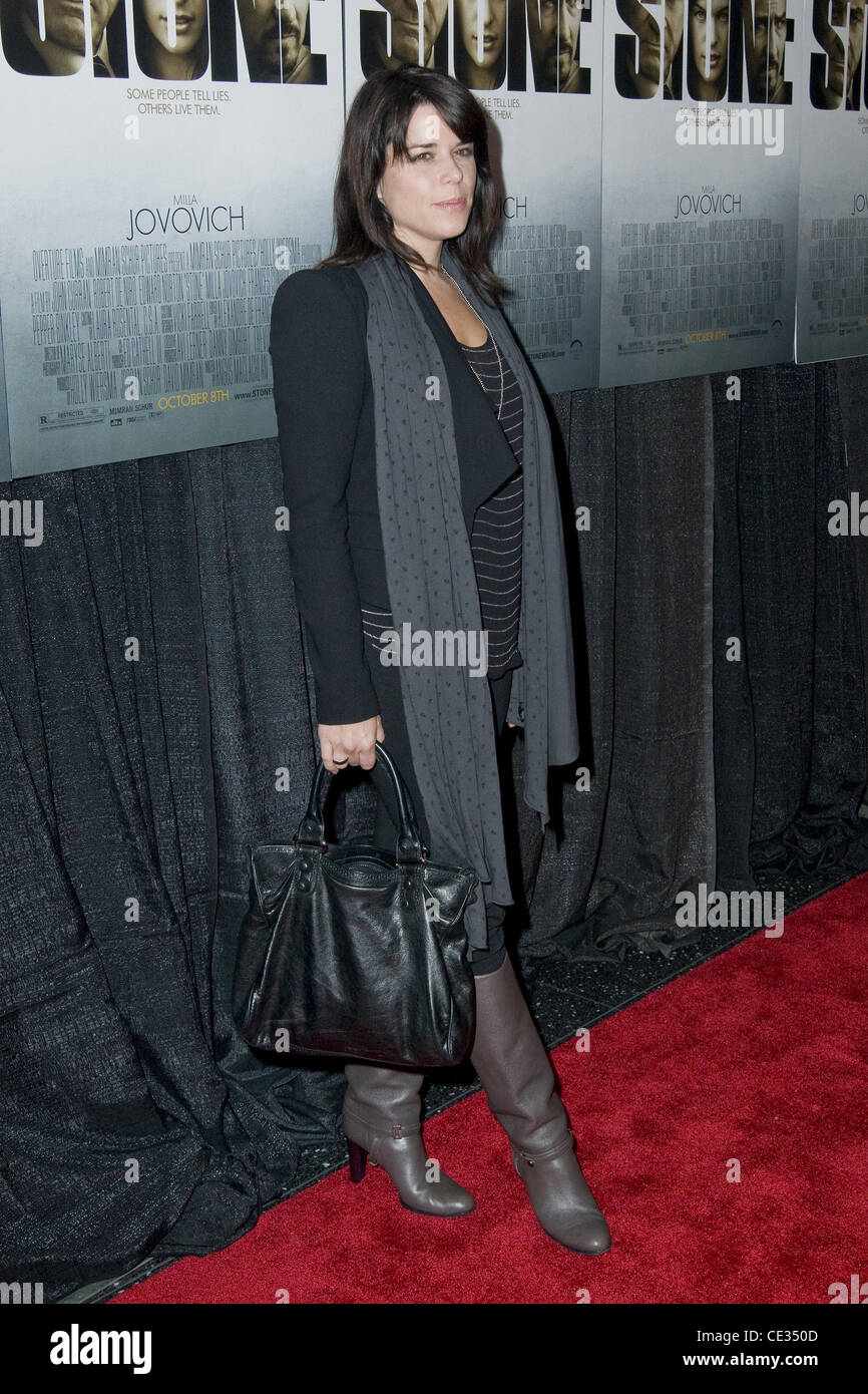 Neve campbell new york premiere hi-res stock photography and images - Alamy