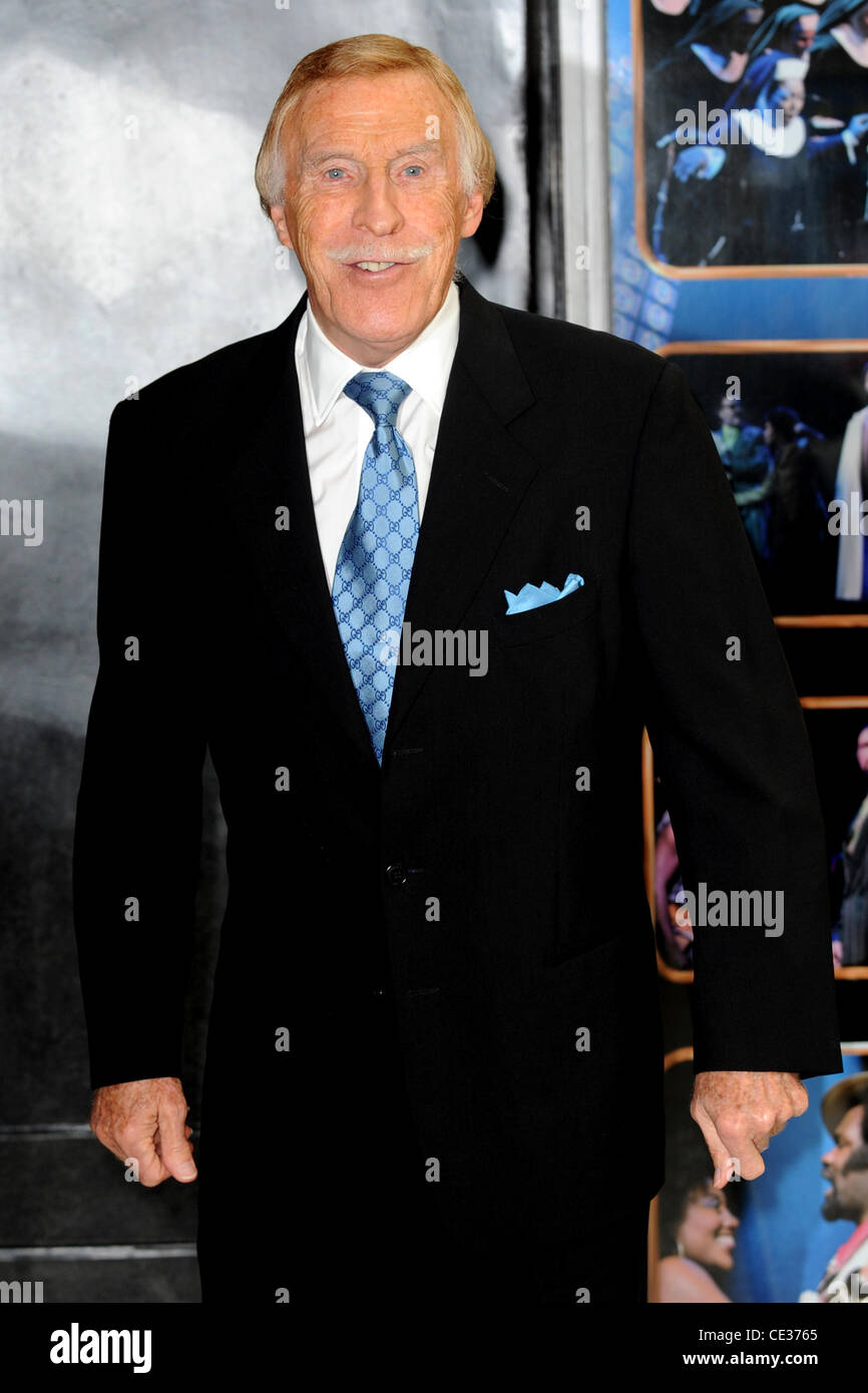 Bruce forsyth plaque london palladium hi-res stock photography and