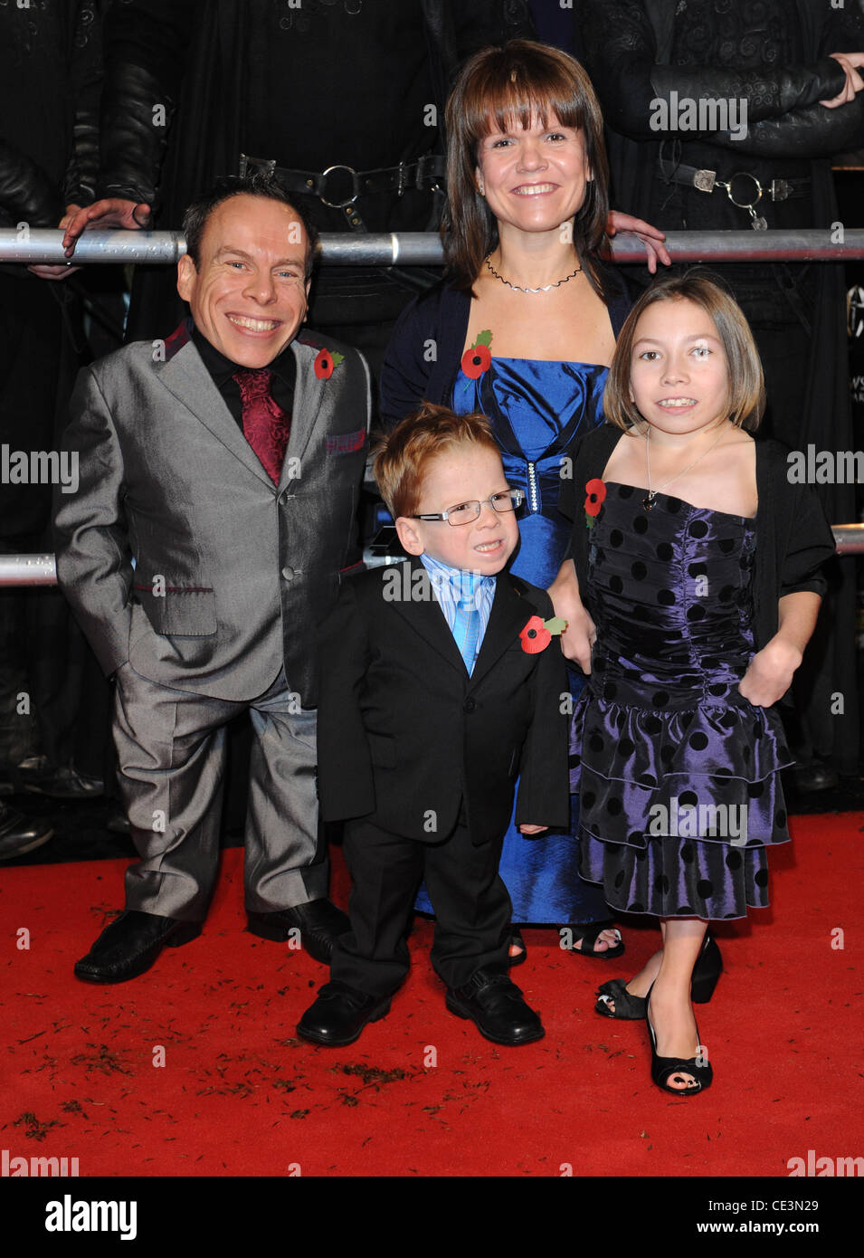 Warwick davis family hi-res stock photography and images - Alamy