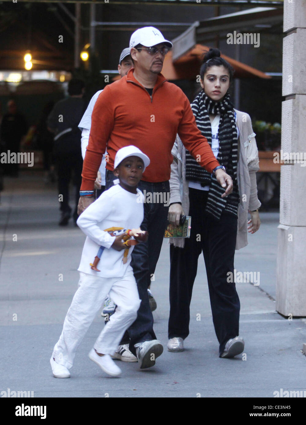 David and Lourdes Leon Madonna and her family are seen arriving at the Kabbalah Center in NYC. New York City, USA  - 13.11.10 Stock Photo