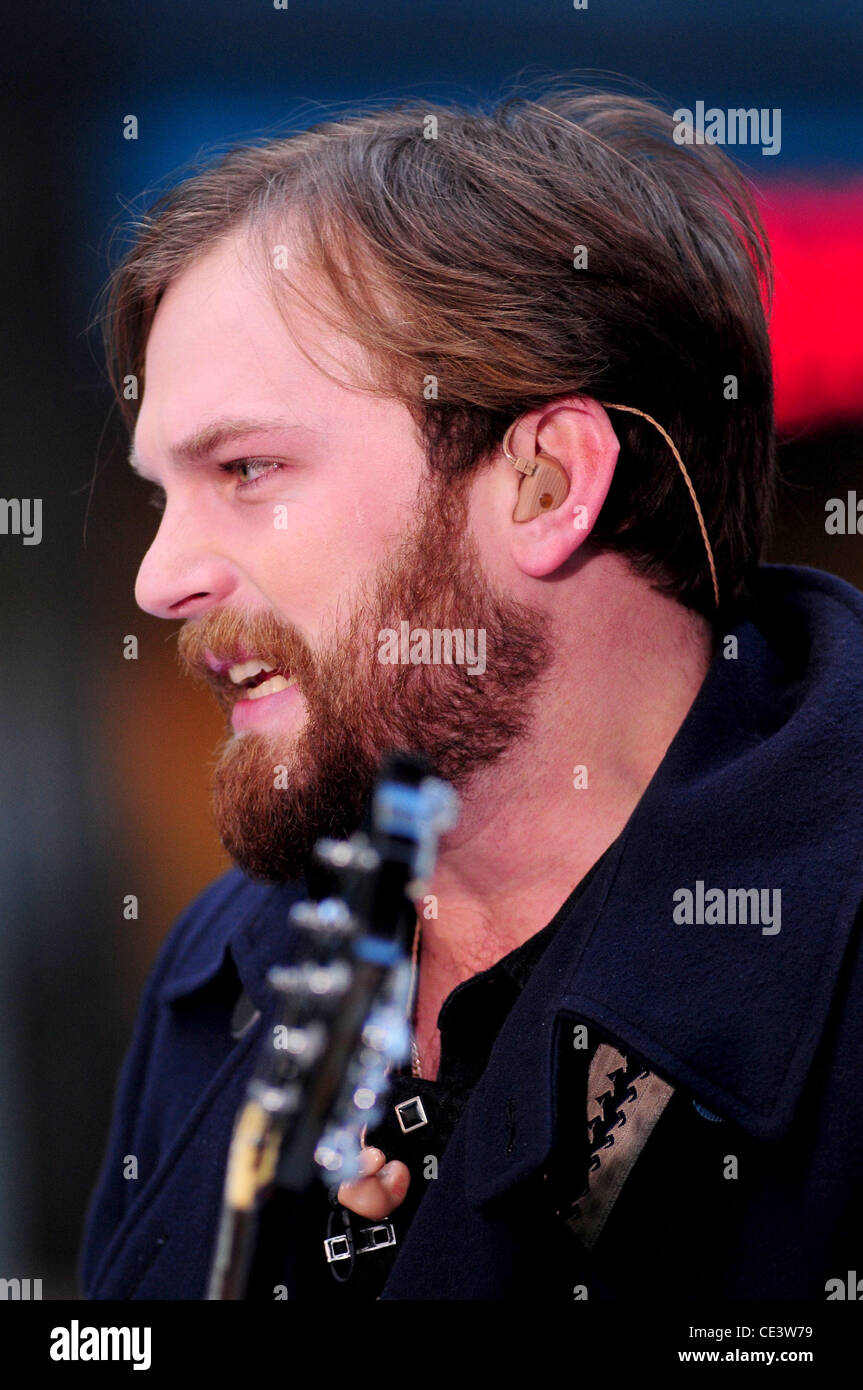 Caleb Followill Kings Of Leon Performing Live At Rockefeller