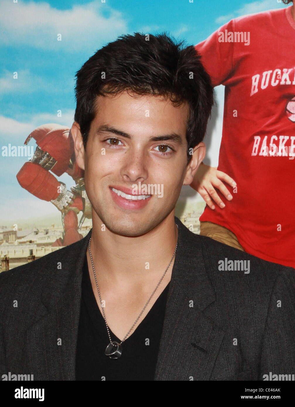 Israel Korn 20th Century Fox's Premiere of 'Gulliver's Travels' held at ...