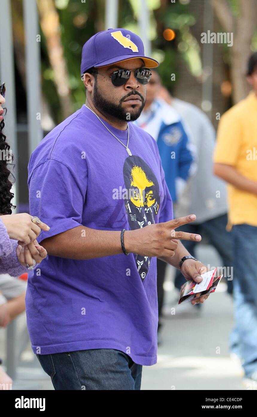 Ice Cube Celebrities are seen attending the LA Lakers vs. LA Clippers game at Staples Center. Los Angeles, California - 13.01.11 Stock Photo