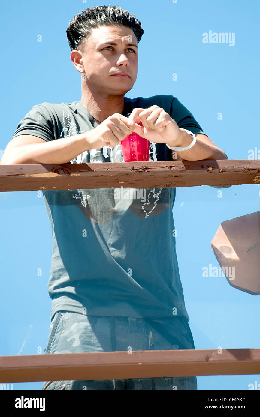 Pauly Delvecchio aka DJ Pauly D Cast members of MTV's 'Jersey Shore' enjoying a day at the 