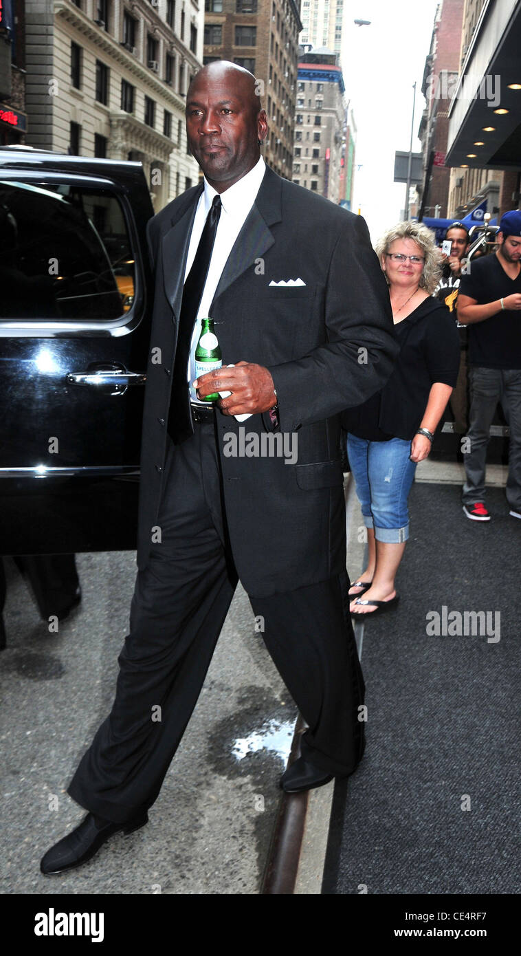 Michael Jordan departs his Midtown Manhattan hotel New York City, USA -  13.08.10 Stock Photo - Alamy