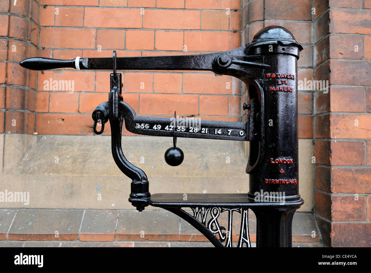 avery platform luggage scales england uk Stock Photo Alamy