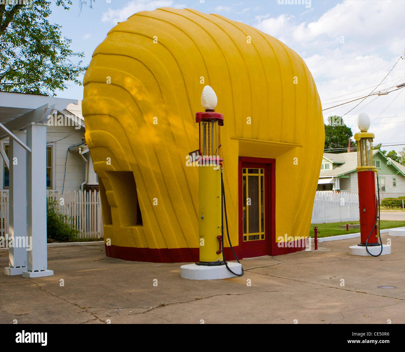 Shell Service Station Stock Photo Alamy