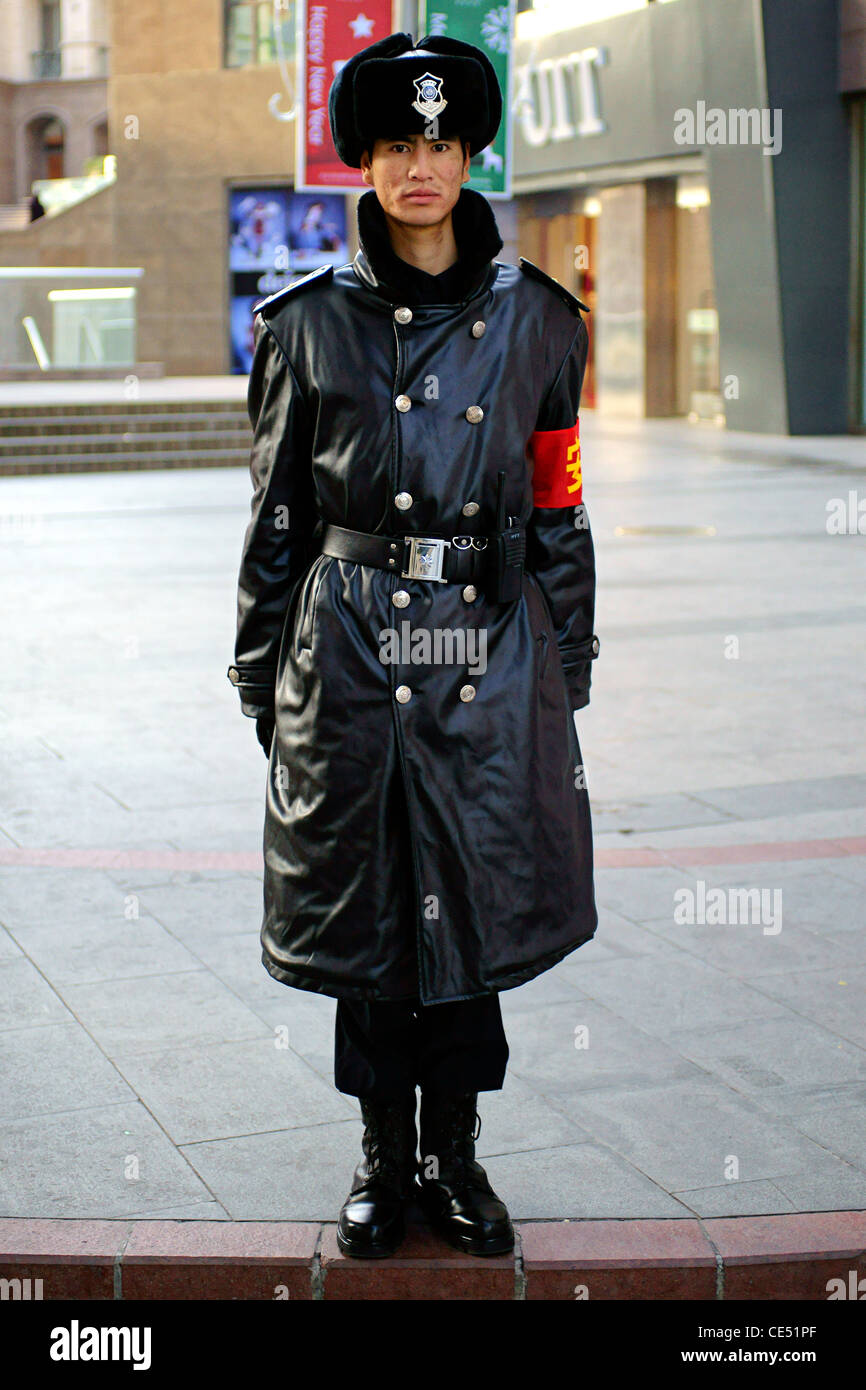 chinese-security-guard-in-beijing-stock-photo-alamy