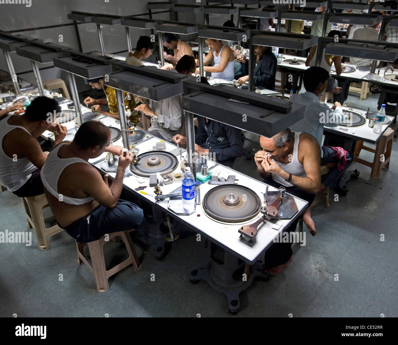 Diamond polishing . Table area and workers where the table [top] , the