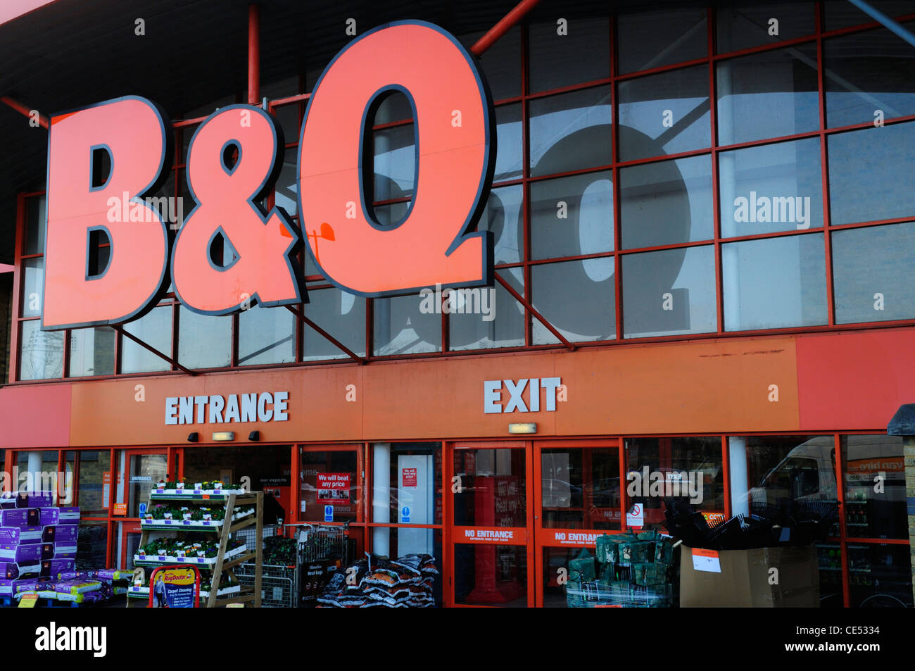 B and q diy store hires stock photography and images Alamy