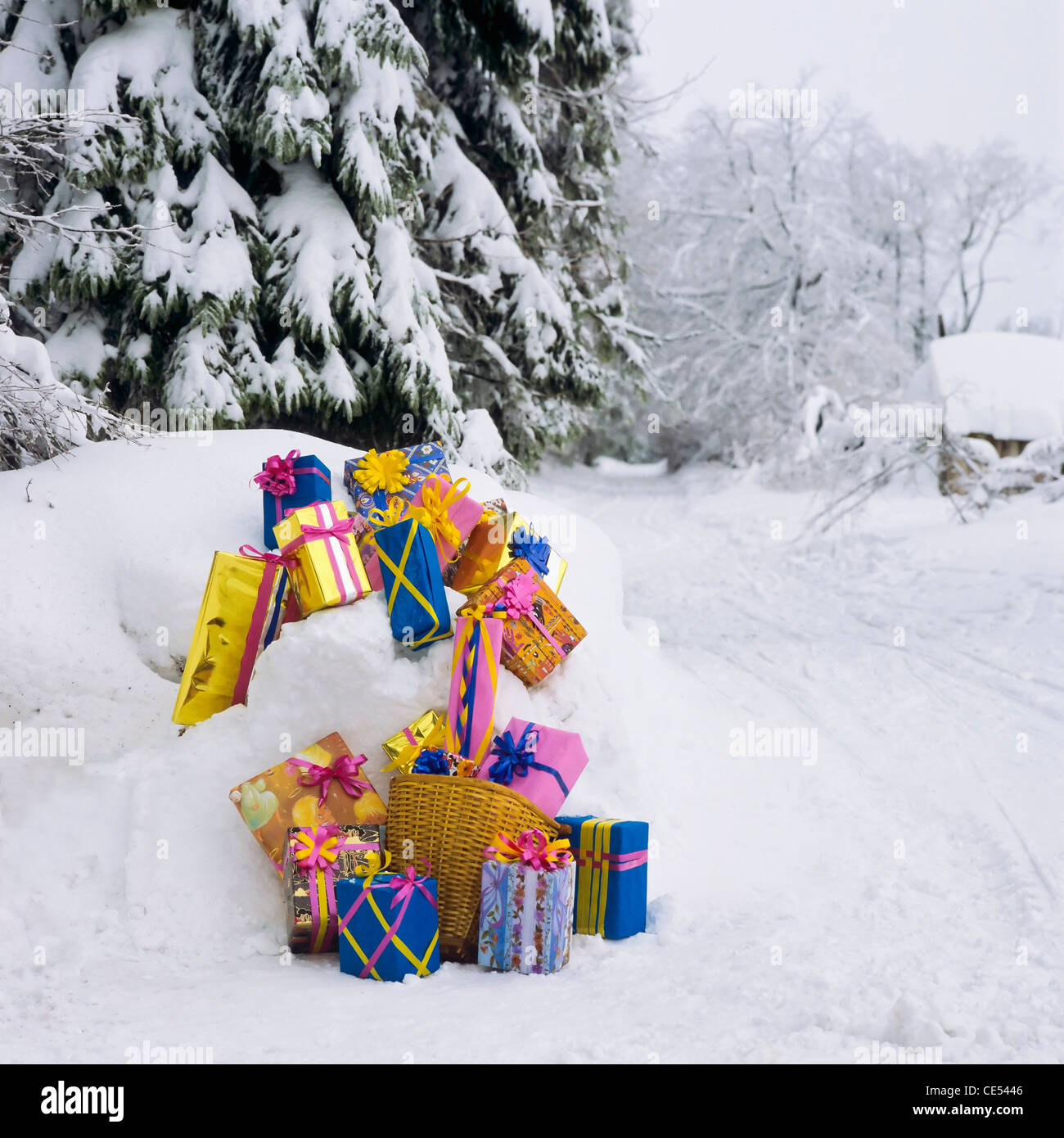 Christmas present trail hi-res stock photography and images - Alamy