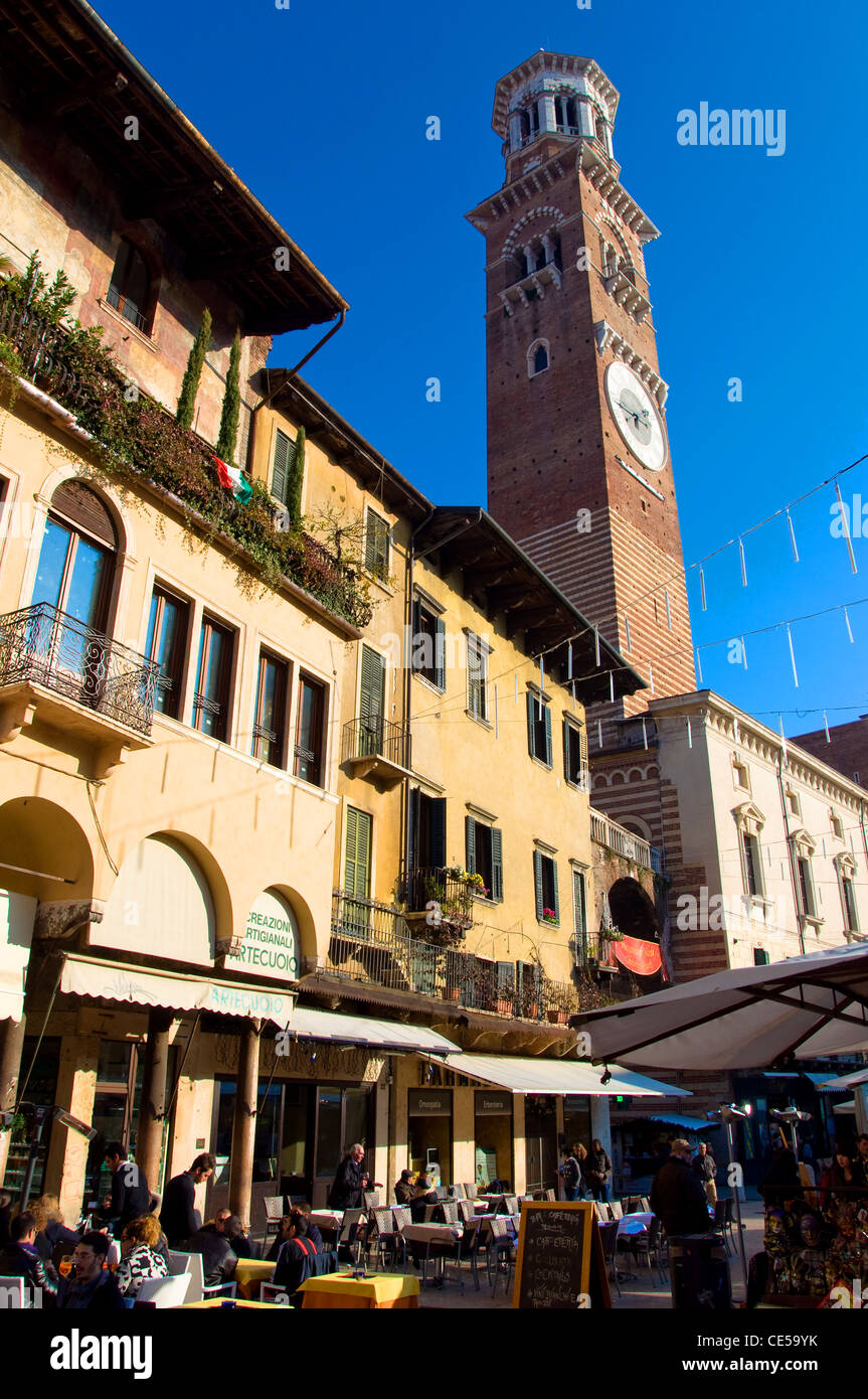 Street Cafes Piazza Delle Erbe Verona Italy Stock Photo Alamy street-cafes-piazza-delle-erbe-verona-italy-stock-photo-alamy