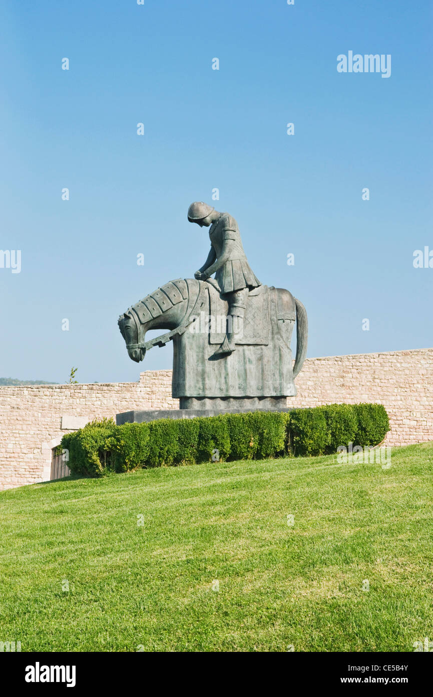 Europe, Italy, Umbria, Assisi, Assisi Cathedral (Cattedrale di Assisi), Statue of St. Francis Stock Photo