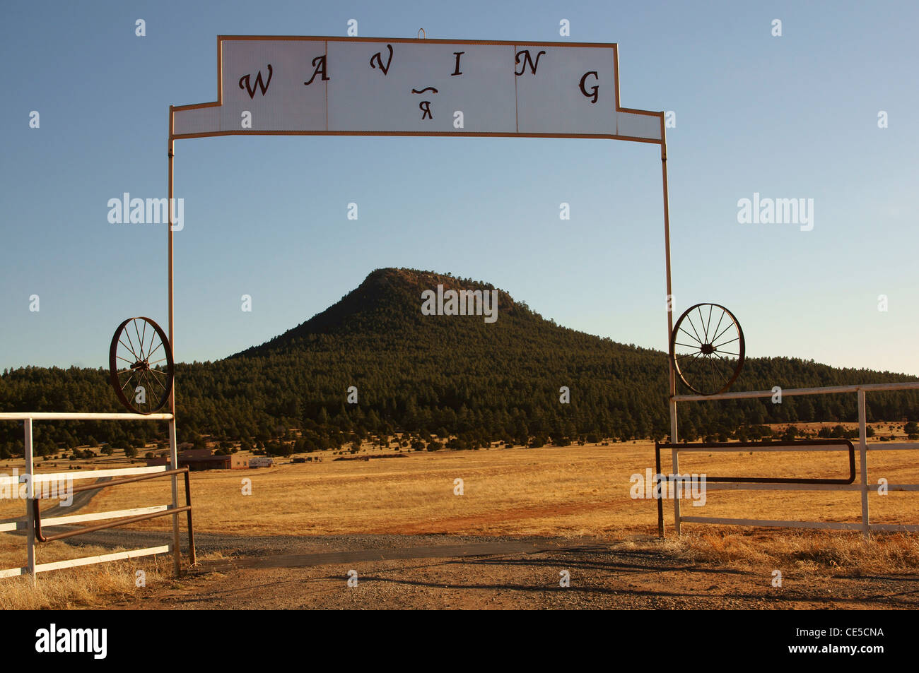 Ranch entrance gate hi-res stock photography and images - Alamy